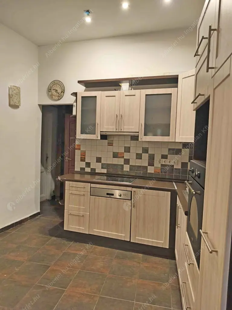 Kiadó albérlet 290000 Ft/hó áron: Budapest, IX. kerület  Hőgyes Endre utca. Mérete: 61 nm, 2 szobás | Alberlet.hu - 6591183