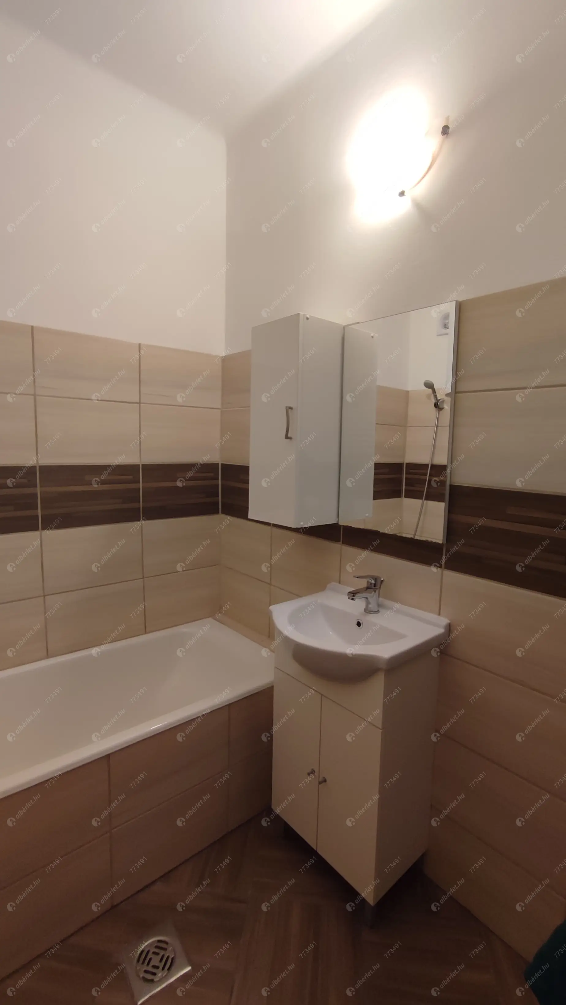 Kiadó albérlet 210000 Ft/hó áron: Budapest, IX. kerület  Ifjúmunkás utca. Mérete: 39 nm, 1 szobás | Alberlet.hu - 6631907