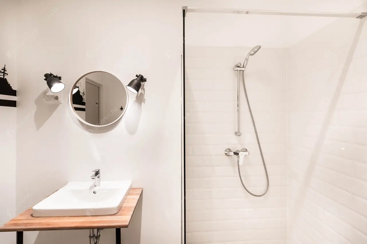 Kiadó albérlet 130000 Ft/hó áron: Budapest, IX. kerület  Kinizsi utca. Mérete: 130 nm, 5 szobás | Alberlet.hu - 3794599