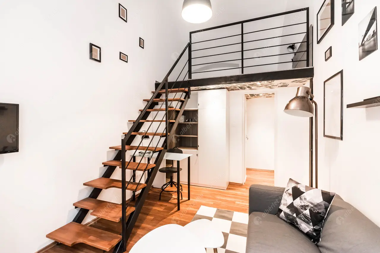 Kiadó albérlet 130000 Ft/hó áron: Budapest, IX. kerület  Kinizsi utca. Mérete: 130 nm, 5 szobás | Alberlet.hu - 3794610