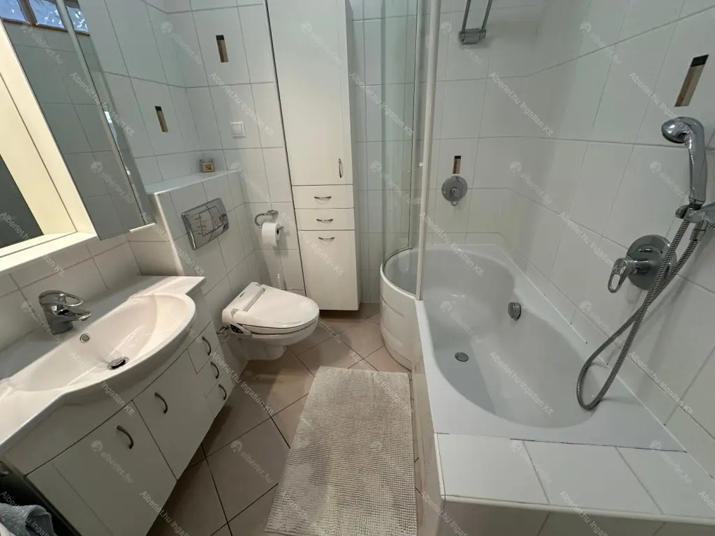 Kiadó albérlet 605000 Ft/hó áron: Budapest, IX. kerület  Kinizsi utca. Mérete: 80 nm, 3 szobás | Alberlet.hu - 6638760