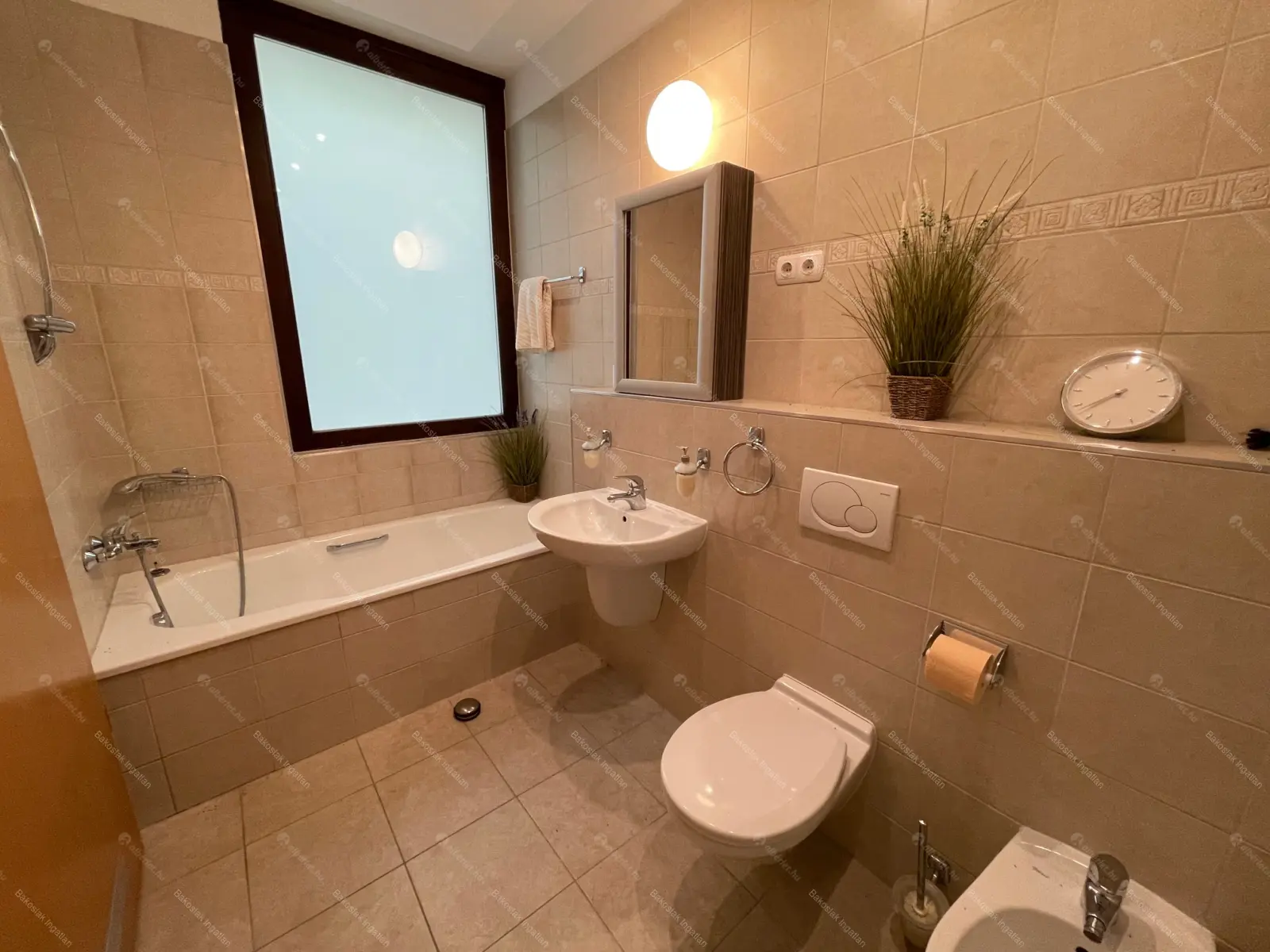 Kiadó albérlet 912000 Ft/hó áron: Budapest, IX. kerület  Lechner Ödön fasor. Mérete: 130 nm, 4 szobás | Alberlet.hu - 6700966