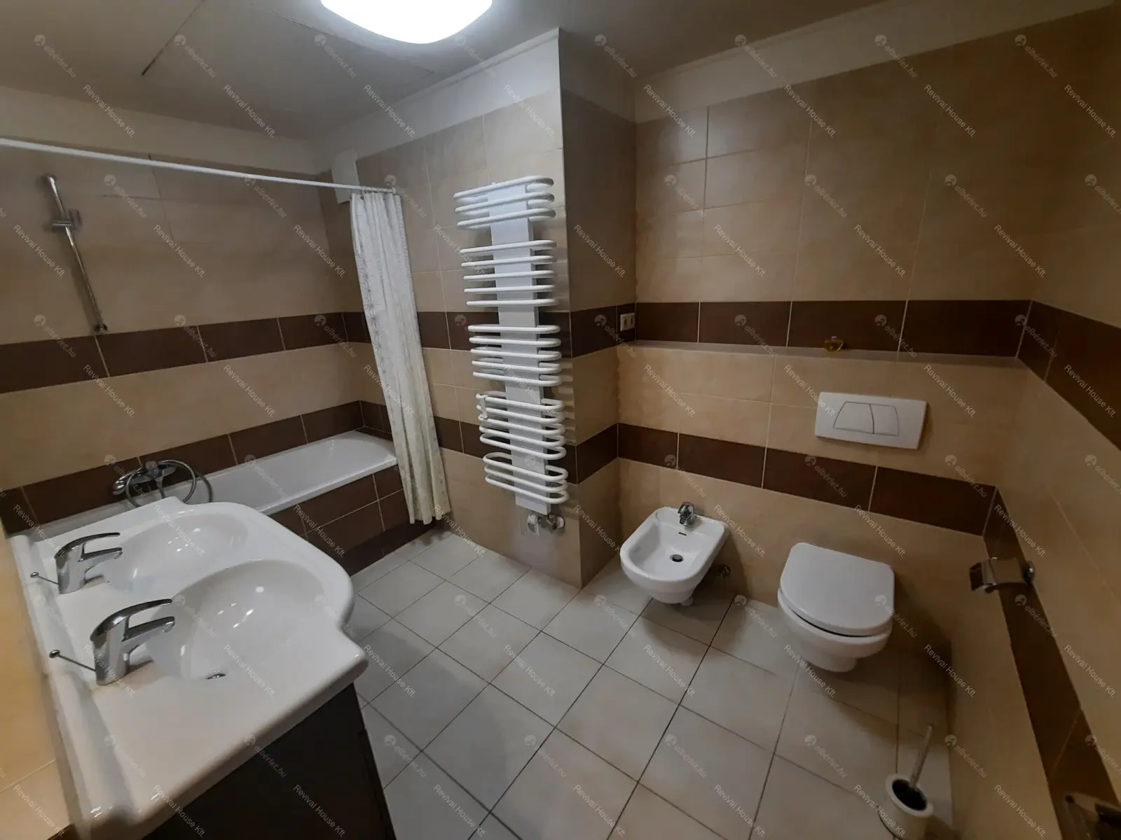 Kiadó albérlet 1322000 Ft/hó áron: Budapest, IX. kerület  Lechner Ödön fasor. Mérete: 147 nm, 4 szobás | Alberlet.hu - 6655764