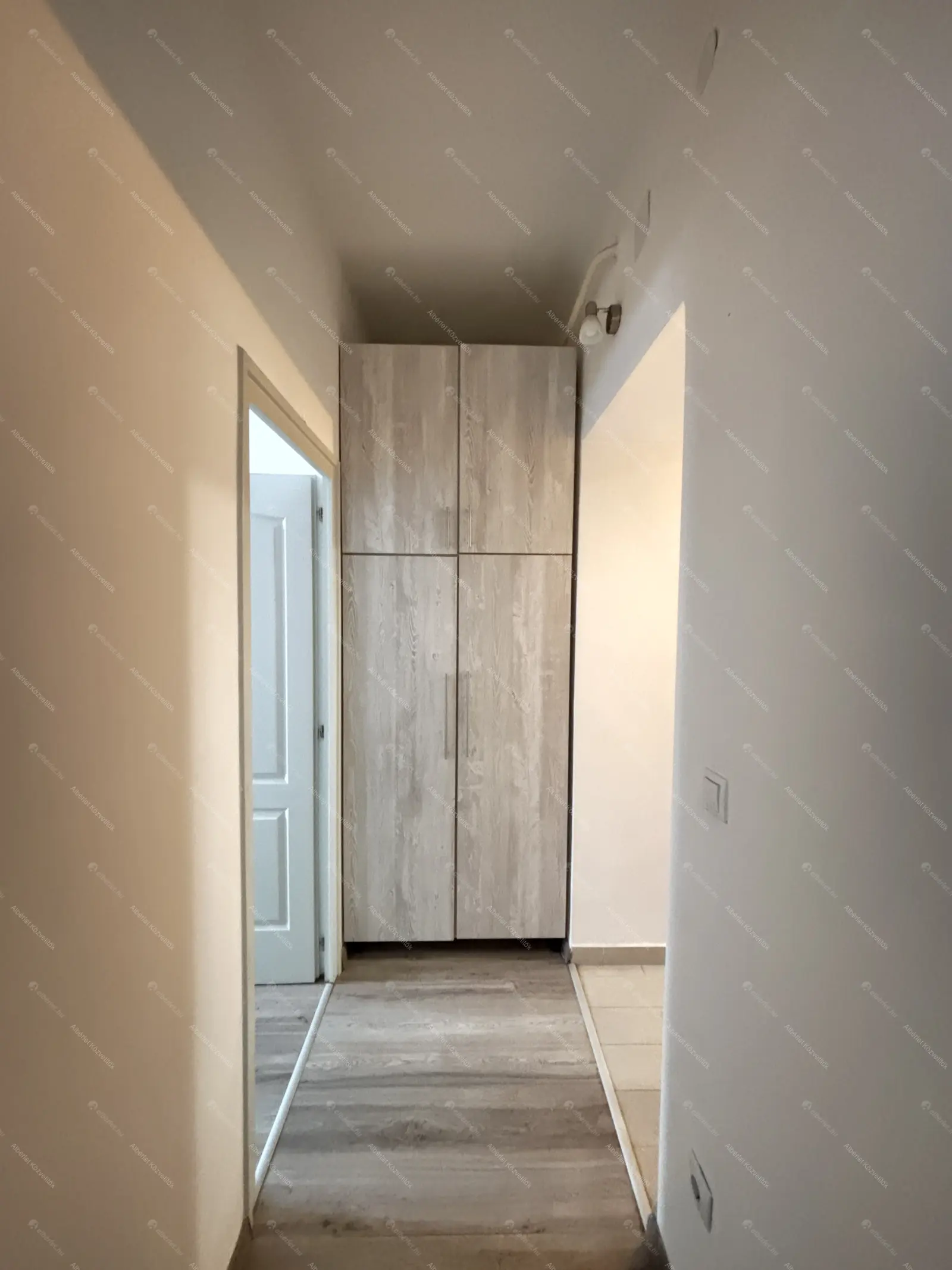 Kiadó albérlet 175000 Ft/hó áron: Budapest, IX. kerület  Lenhossék . Mérete: 40 nm, 2 szobás | Alberlet.hu - 6644634