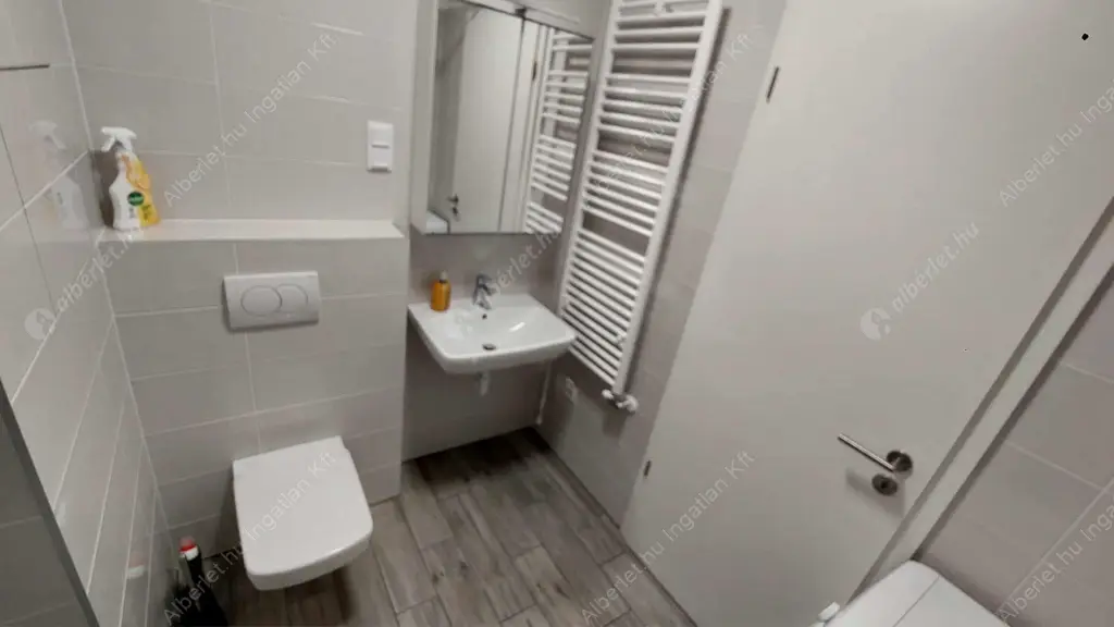 Kiadó albérlet 213000 Ft/hó áron: Budapest, IX. kerület  Lenhossék utca. Mérete: 28 nm, 1 szobás | Alberlet.hu - 6573626