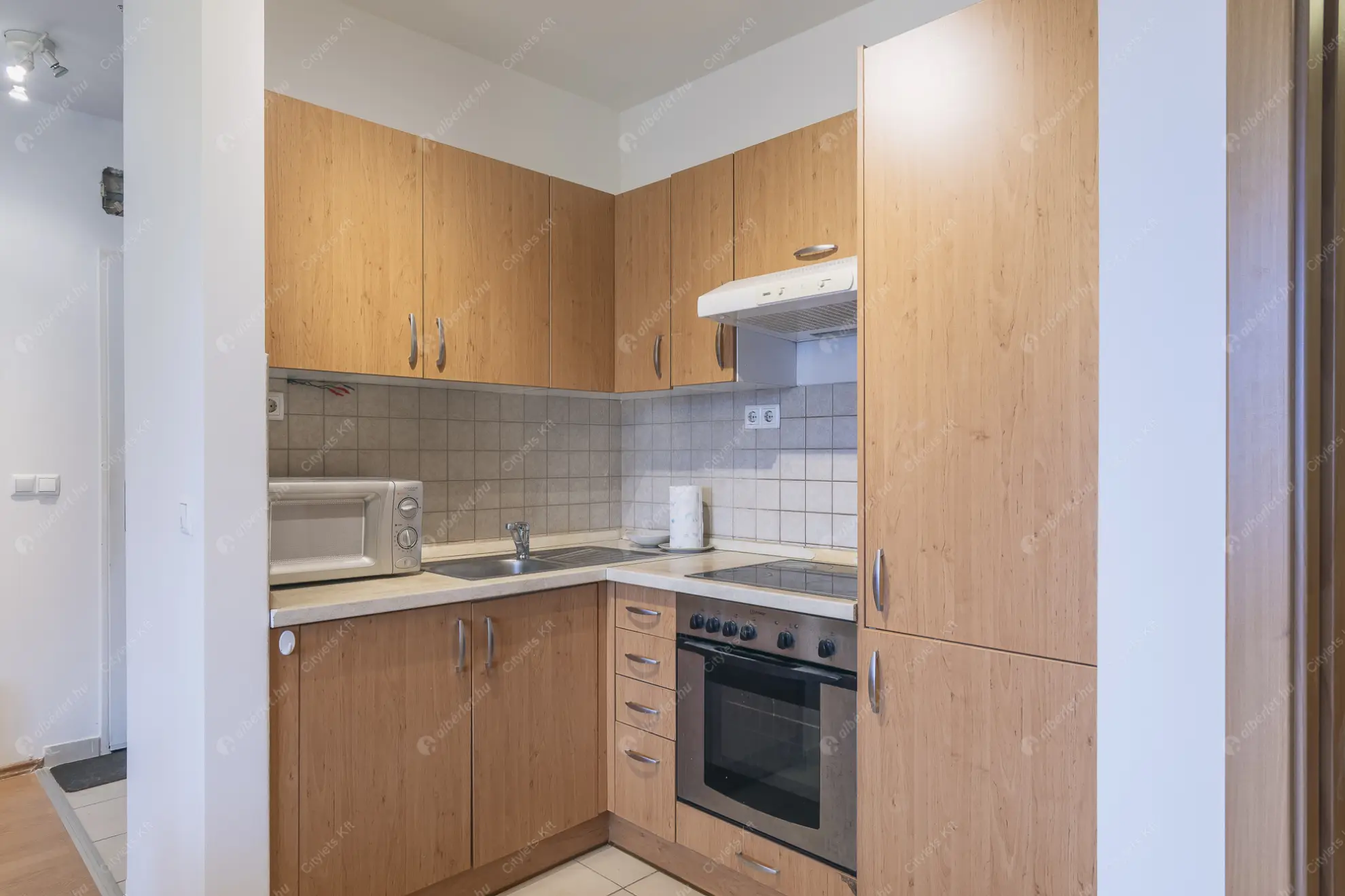 Kiadó albérlet 200000 Ft/hó áron: Budapest, IX. kerület  Lenhossék utca. Mérete: 32 nm, 1 szobás | Alberlet.hu - 6606971