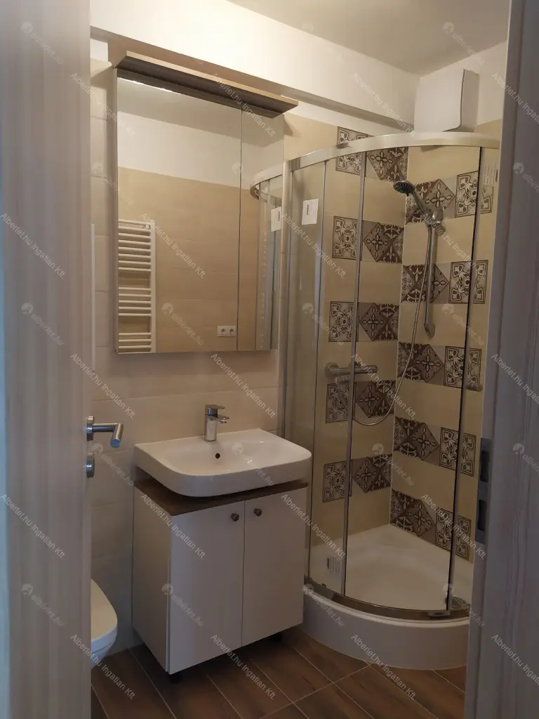 Kiadó albérlet 250000 Ft/hó áron: Budapest, IX. kerület  Lenhossék utca. Mérete: 44 nm, 1 szobás | Alberlet.hu - 6647704