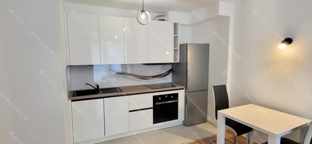 Kiadó albérlet 295000 Ft/hó áron: Budapest, IX. kerület  Lenhossék utca. Mérete: 45 nm, 2 szobás | Alberlet.hu - 6643943