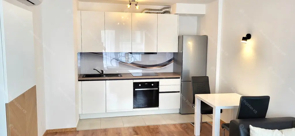 Kiadó albérlet 303000 Ft/hó áron: Budapest, IX. kerület  Lenhossék utca. Mérete: 45 nm, 2 szobás | Alberlet.hu - 6676892