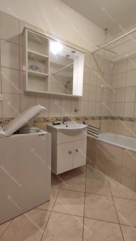 Kiadó albérlet 280000 Ft/hó áron: Budapest, IX. kerület  Lenhossék utca. Mérete: 51 nm, 2 szobás | Alberlet.hu - 6644306