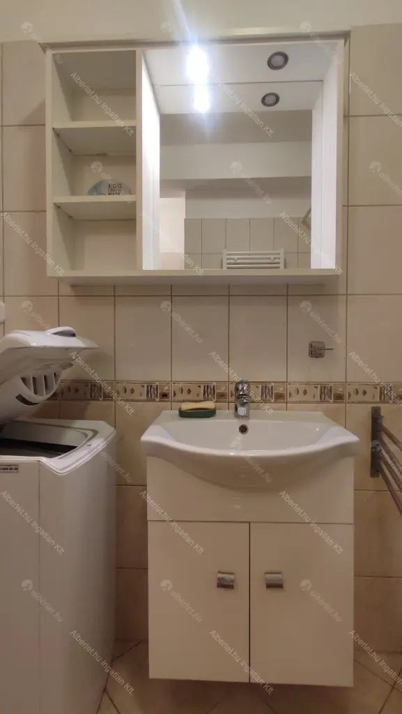 Kiadó albérlet 280000 Ft/hó áron: Budapest, IX. kerület  Lenhossék utca. Mérete: 51 nm, 2 szobás | Alberlet.hu - 6644307