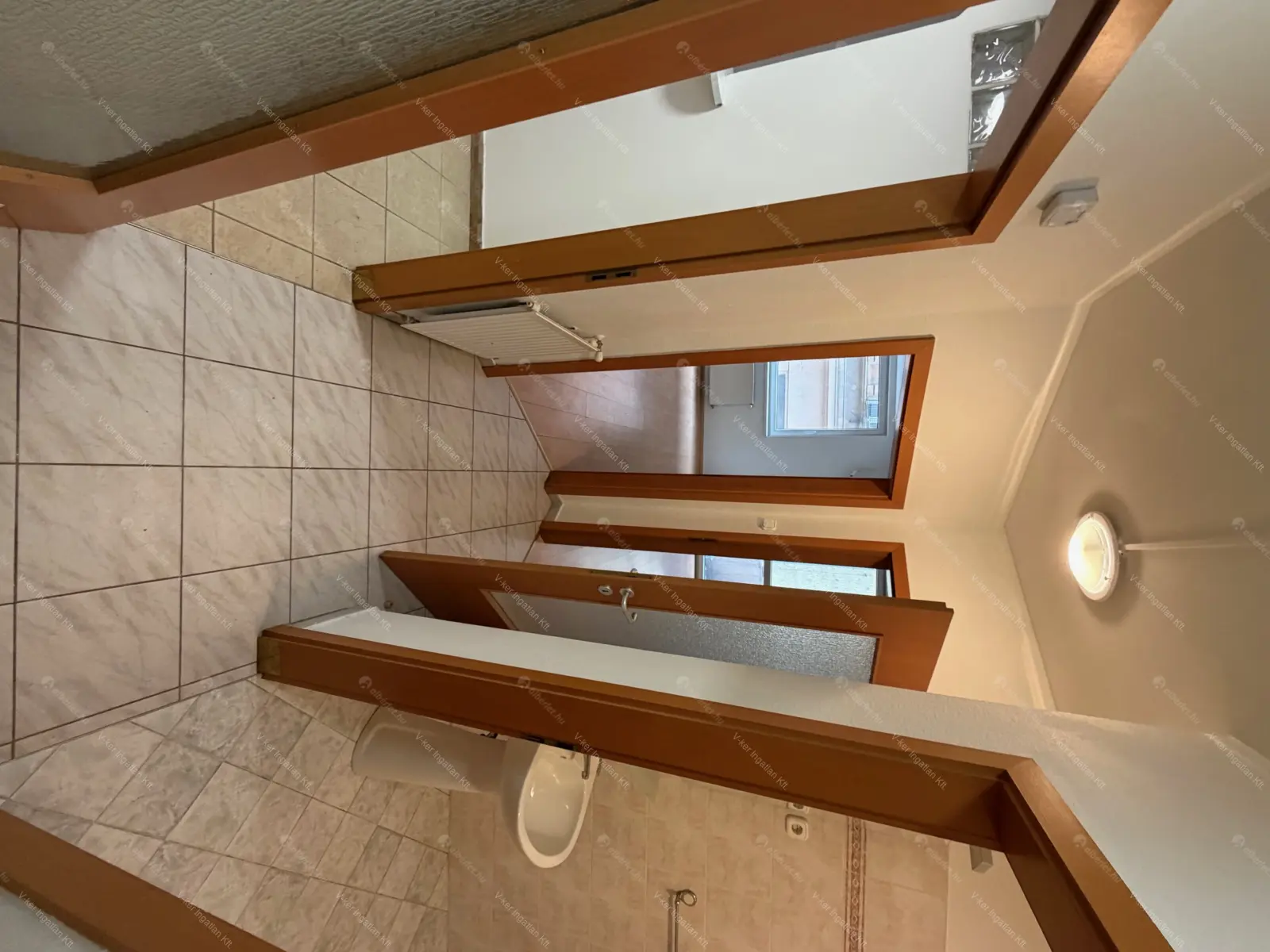 Kiadó albérlet 250000 Ft/hó áron: Budapest, IX. kerület  Liliom utca. Mérete: 44 nm, 1 szobás | Alberlet.hu - 6654734