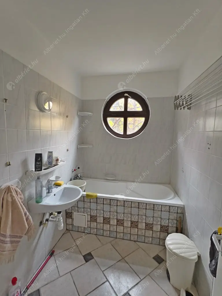 Kiadó albérlet 350000 Ft/hó áron: Budapest, IX. kerület  Liliom utca. Mérete: 78 nm, 3 szobás | Alberlet.hu - 6591196