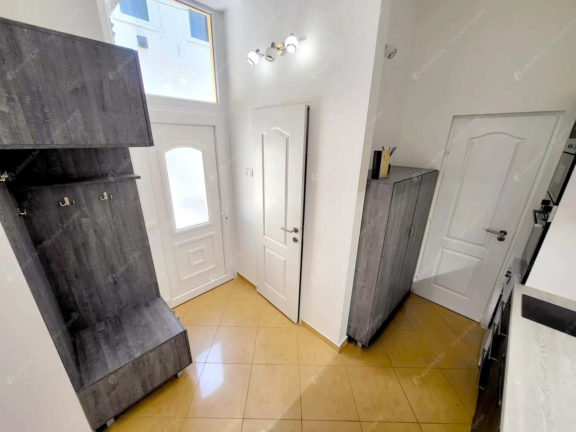 Kiadó albérlet 182000 Ft/hó áron: Budapest, IX. kerület  Lónyay utca. Mérete: 26 nm, 1 szobás | Alberlet.hu - 6492858