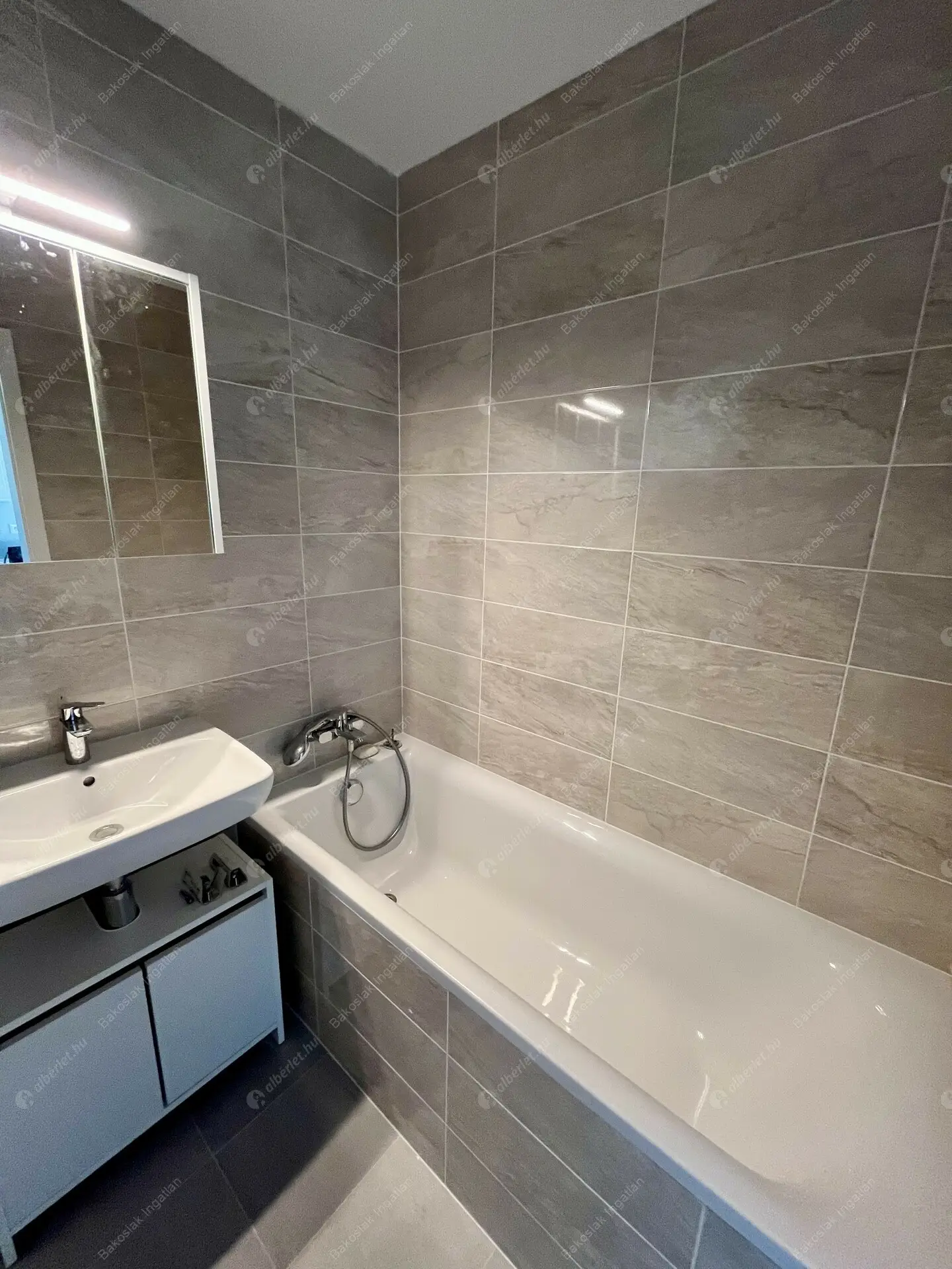 Kiadó albérlet 330000 Ft/hó áron: Budapest, IX. kerület  Lónyay utca. Mérete: 46 nm, 2 szobás | Alberlet.hu - 6353641