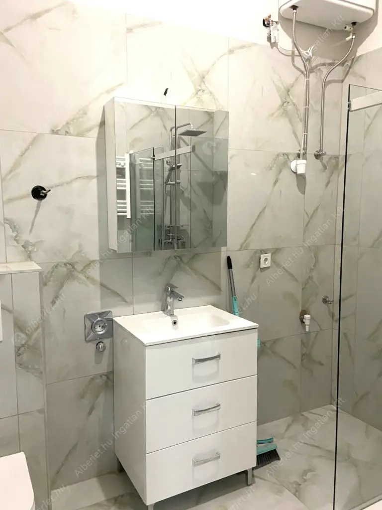 Kiadó albérlet 450000 Ft/hó áron: Budapest, IX. kerület  Lónyay utca. Mérete: 60 nm, 2 szobás | Alberlet.hu - 6614025