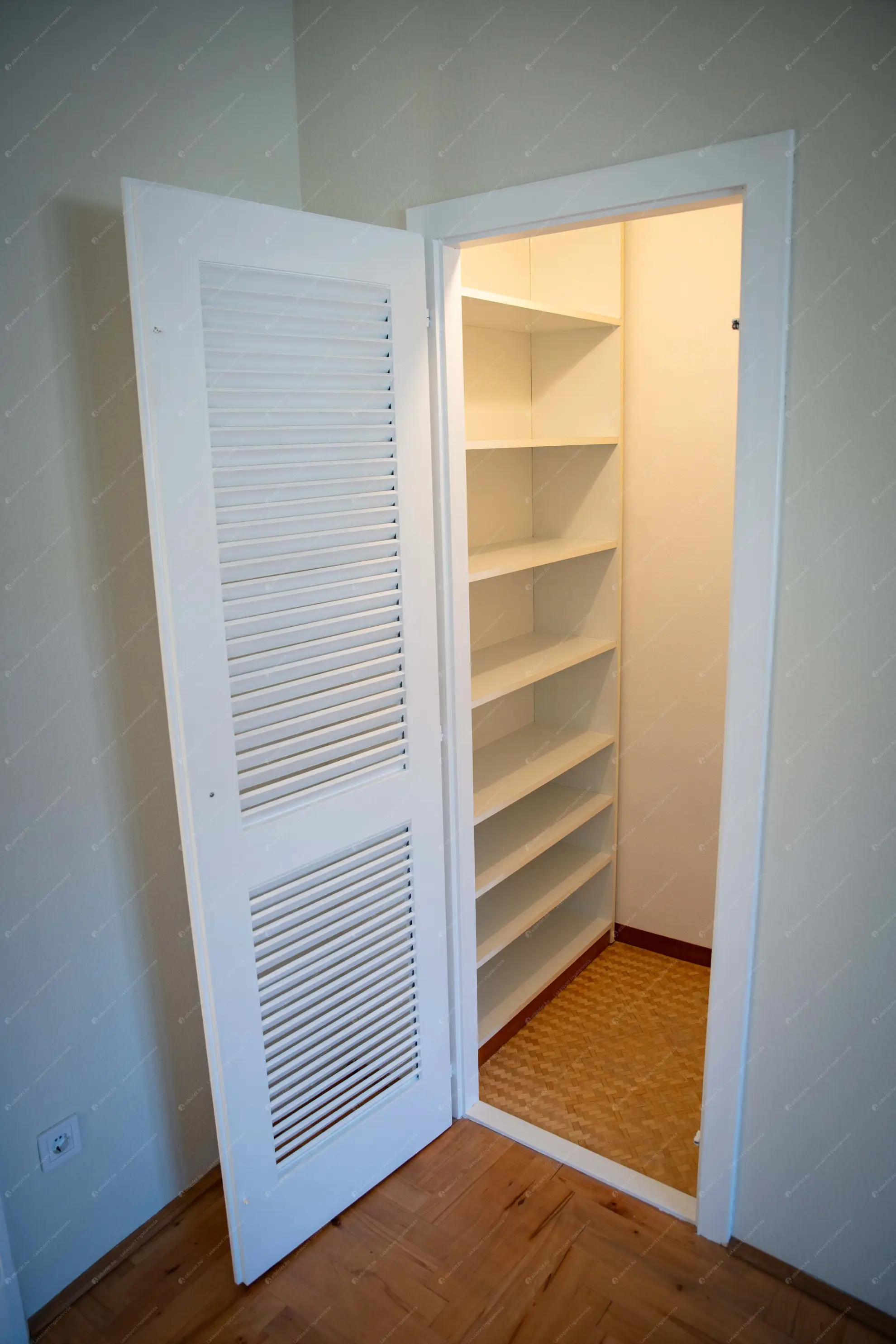 Kiadó albérlet 390000 Ft/hó áron: Budapest, IX. kerület  Lónyay utca. Mérete: 80 nm, 3 szobás | Alberlet.hu - 6545056