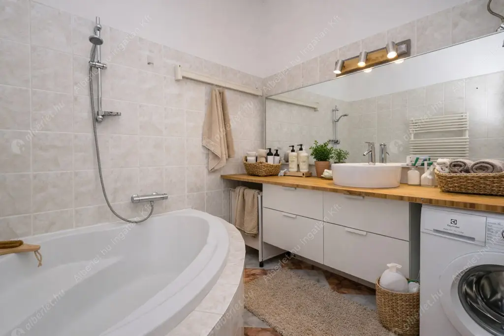 Kiadó albérlet 250000 Ft/hó áron: Budapest, IX. kerület  Mester utca. Mérete: 44 nm, 1 szobás | Alberlet.hu - 6622788