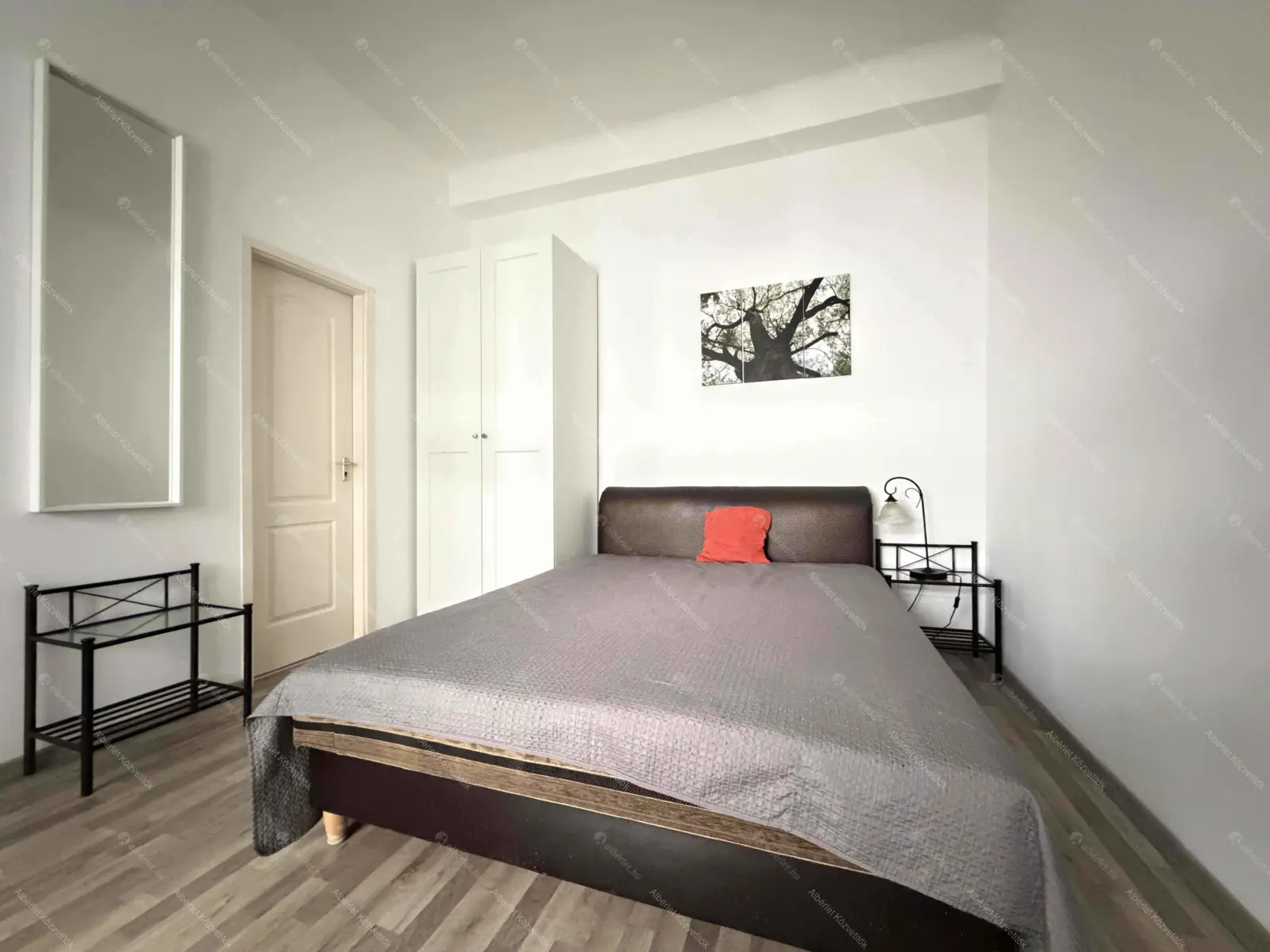 Kiadó albérlet 200000 Ft/hó áron: Budapest, IX. kerület  nagymező . Mérete: 32 nm, 1 szobás | Alberlet.hu - 6705462