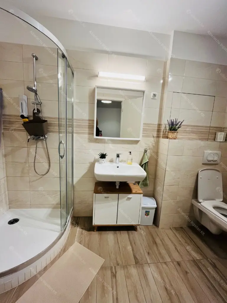 Kiadó albérlet 245000 Ft/hó áron: Budapest, IX. kerület  Ráday  utca . Mérete: 41 nm, 1 szobás | Alberlet.hu - 6645647