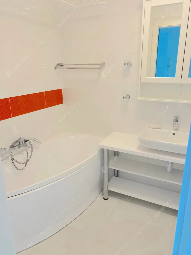 Kiadó albérlet 245000 Ft/hó áron: Budapest, IX. kerület  Ráday utca. Mérete: 40 nm, 1 szobás | Alberlet.hu - 6638352