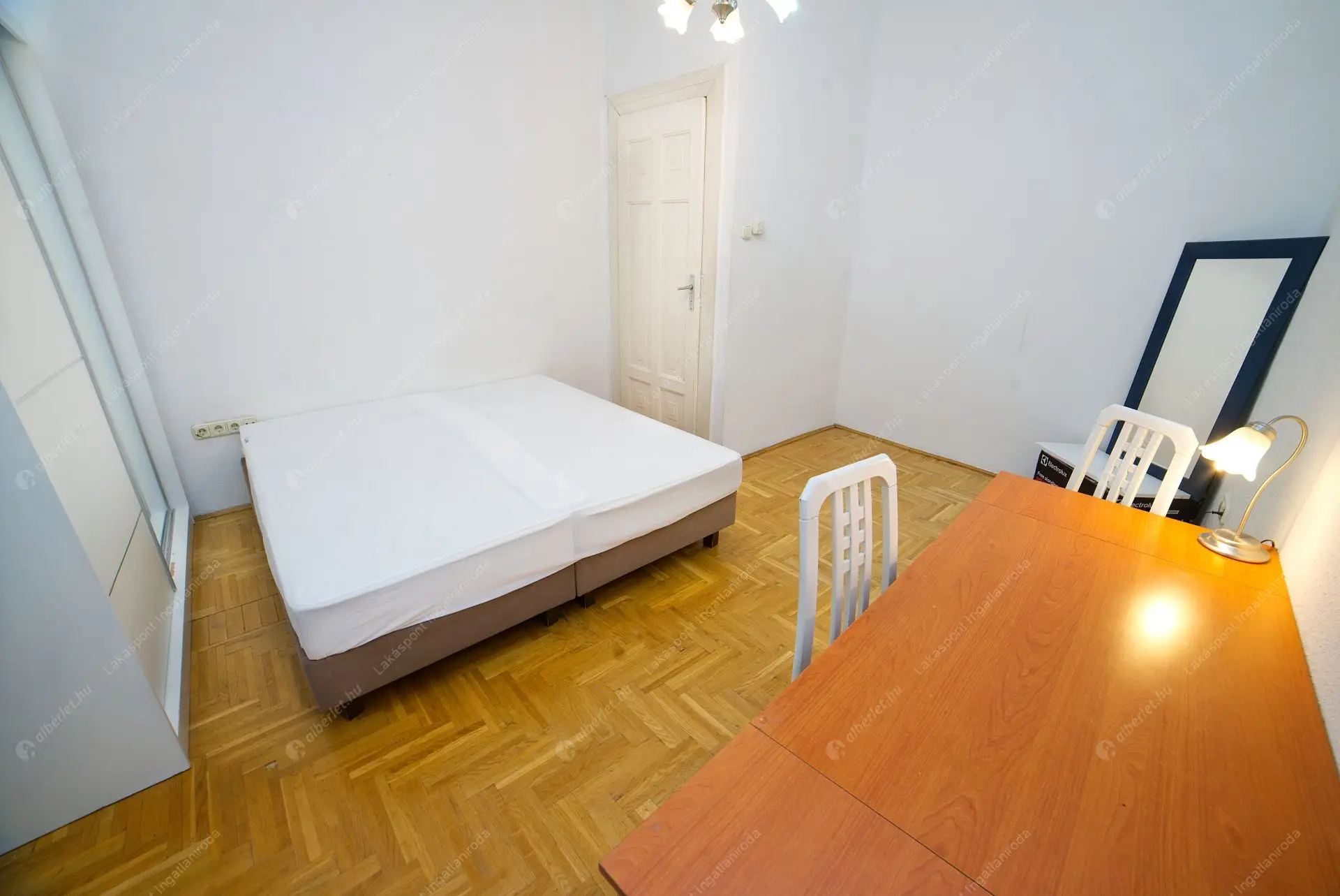 Kiadó albérlet 280000 Ft/hó áron: Budapest, IX. kerület  Ráday utca. Mérete: 79 nm, 3 szobás | Alberlet.hu - 6559064