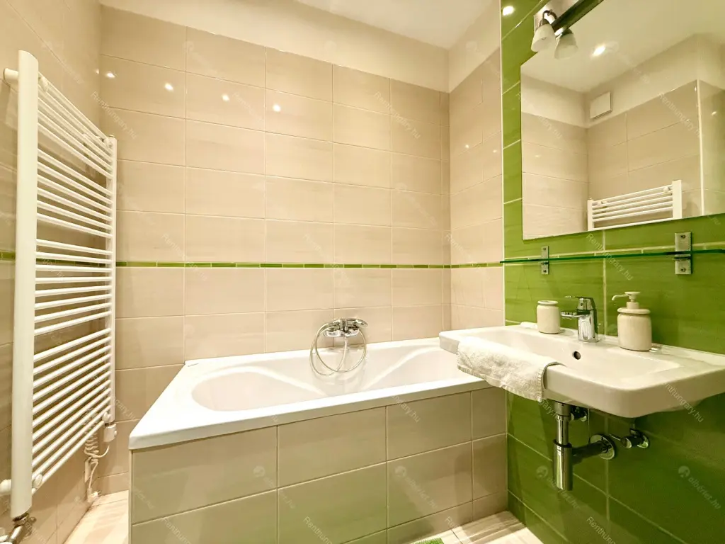 Kiadó albérlet 328000 Ft/hó áron: Budapest, IX. kerület  Sobieski János utca. Mérete: 80 nm, 2 szobás | Alberlet.hu - 6699319