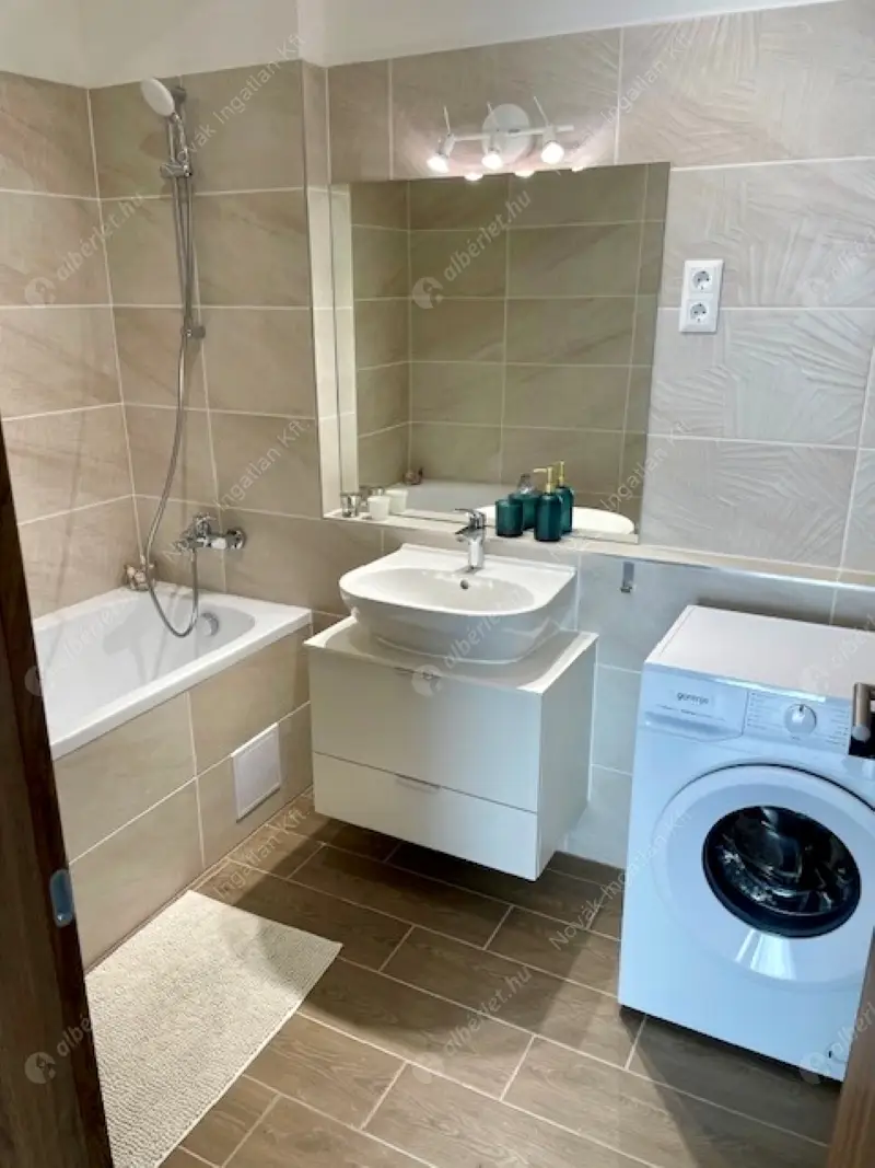 Kiadó albérlet 320000 Ft/hó áron: Budapest, IX. kerület  Tóth Kálmán utca. Mérete: 47 nm, 2 szobás | Alberlet.hu - 6579405