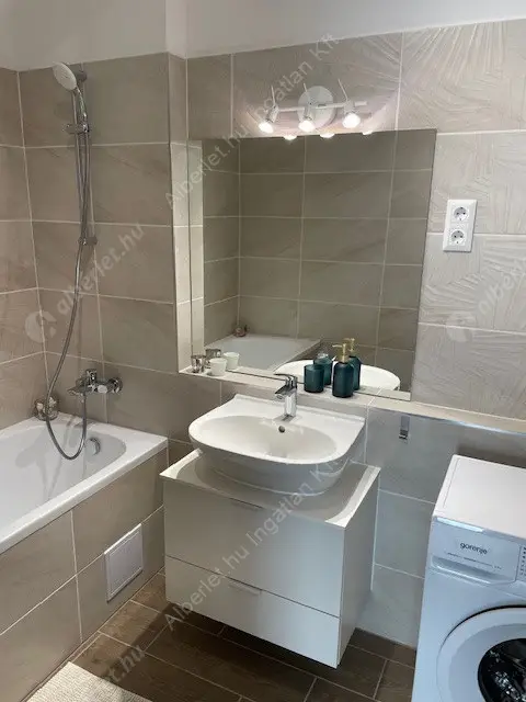 Kiadó albérlet 320000 Ft/hó áron: Budapest, IX. kerület  Tóth Kálmán utca. Mérete: 47 nm, 2 szobás | Alberlet.hu - 6624937