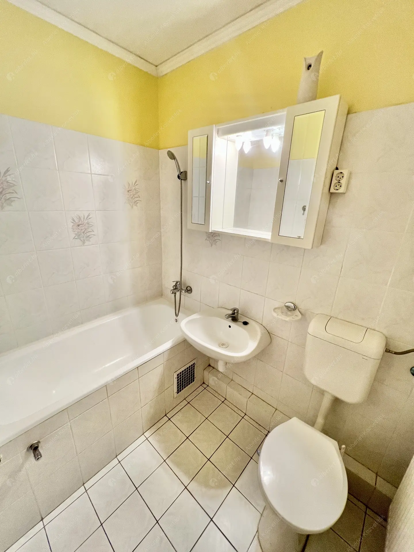 Kiadó albérlet 160000 Ft/hó áron: Budapest, IX. kerület  Tűzoltó utca. Mérete: 33 nm, 1 szobás | Alberlet.hu - 6498569