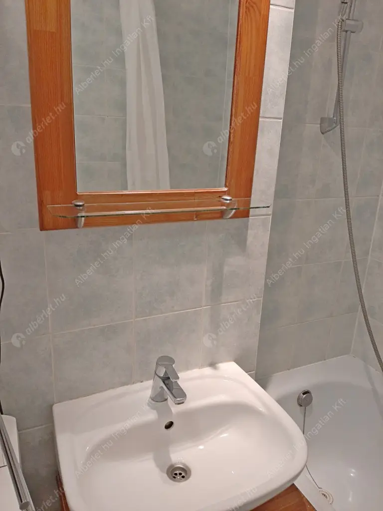 Kiadó albérlet 270000 Ft/hó áron: Budapest, IX. kerület  Tűzoltó utca. Mérete: 50 nm, 2 szobás | Alberlet.hu - 6571251