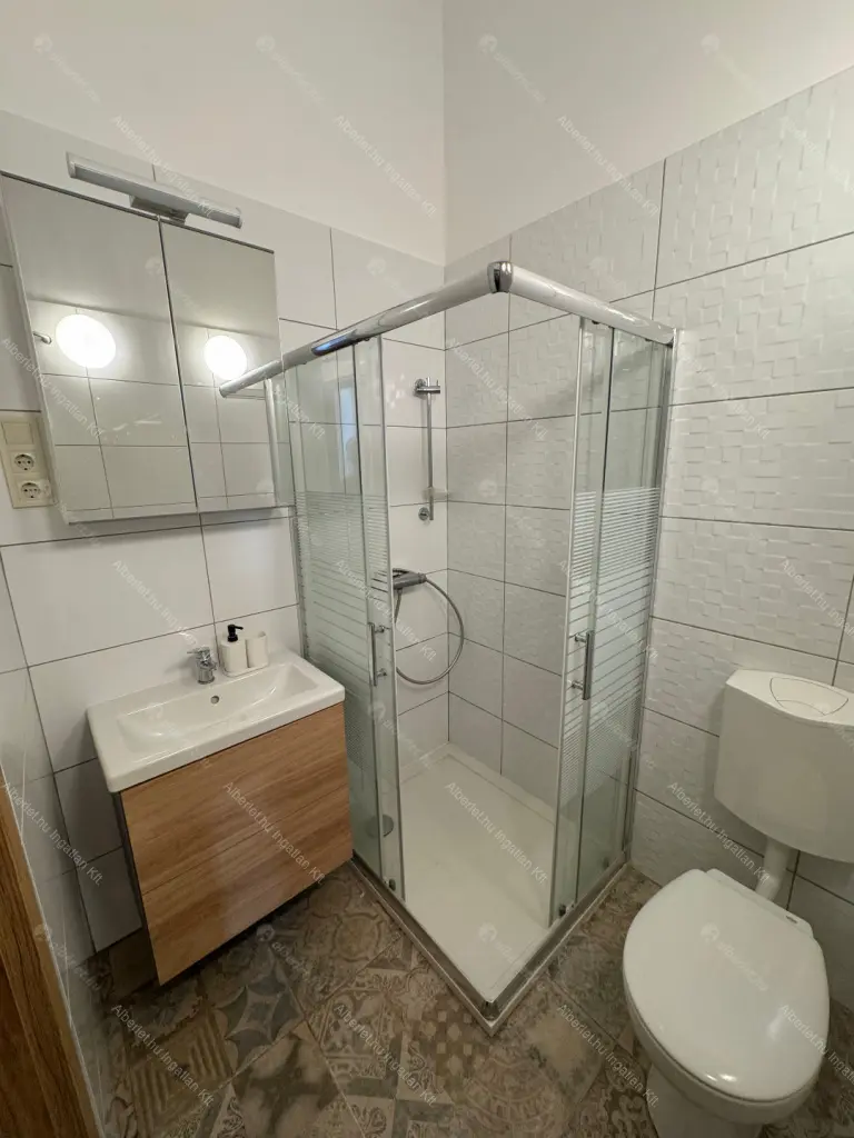 Kiadó albérlet 170000 Ft/hó áron: Budapest, IX. kerület  Üllői út. Mérete: 21 nm, 1 szobás | Alberlet.hu - 6650837