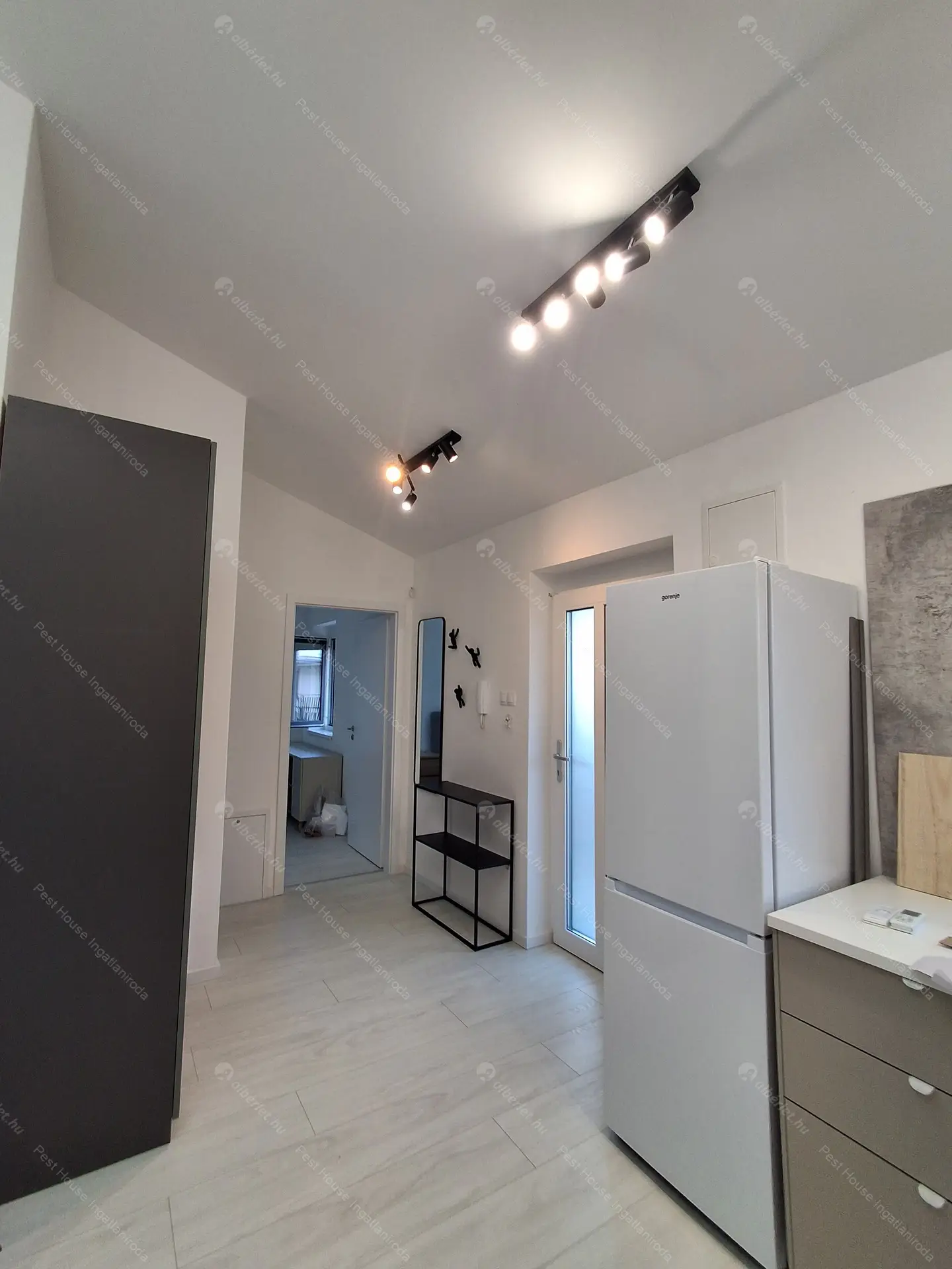 Kiadó albérlet 280000 Ft/hó áron: Budapest, IX. kerület  Üllői út. Mérete: 48 nm, 2 szobás | Alberlet.hu - 6543807