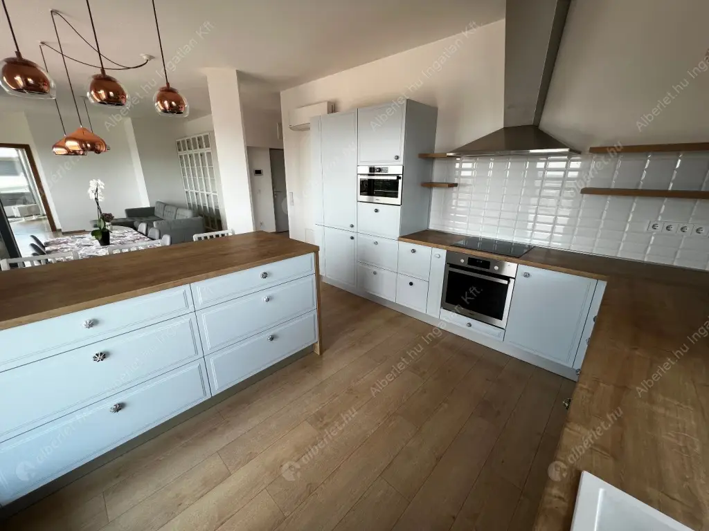 Kiadó albérlet 960000 Ft/hó áron: Budapest, IX. kerület  Vágóhíd utca. Mérete: 109 nm, 5 szobás | Alberlet.hu - 6592522