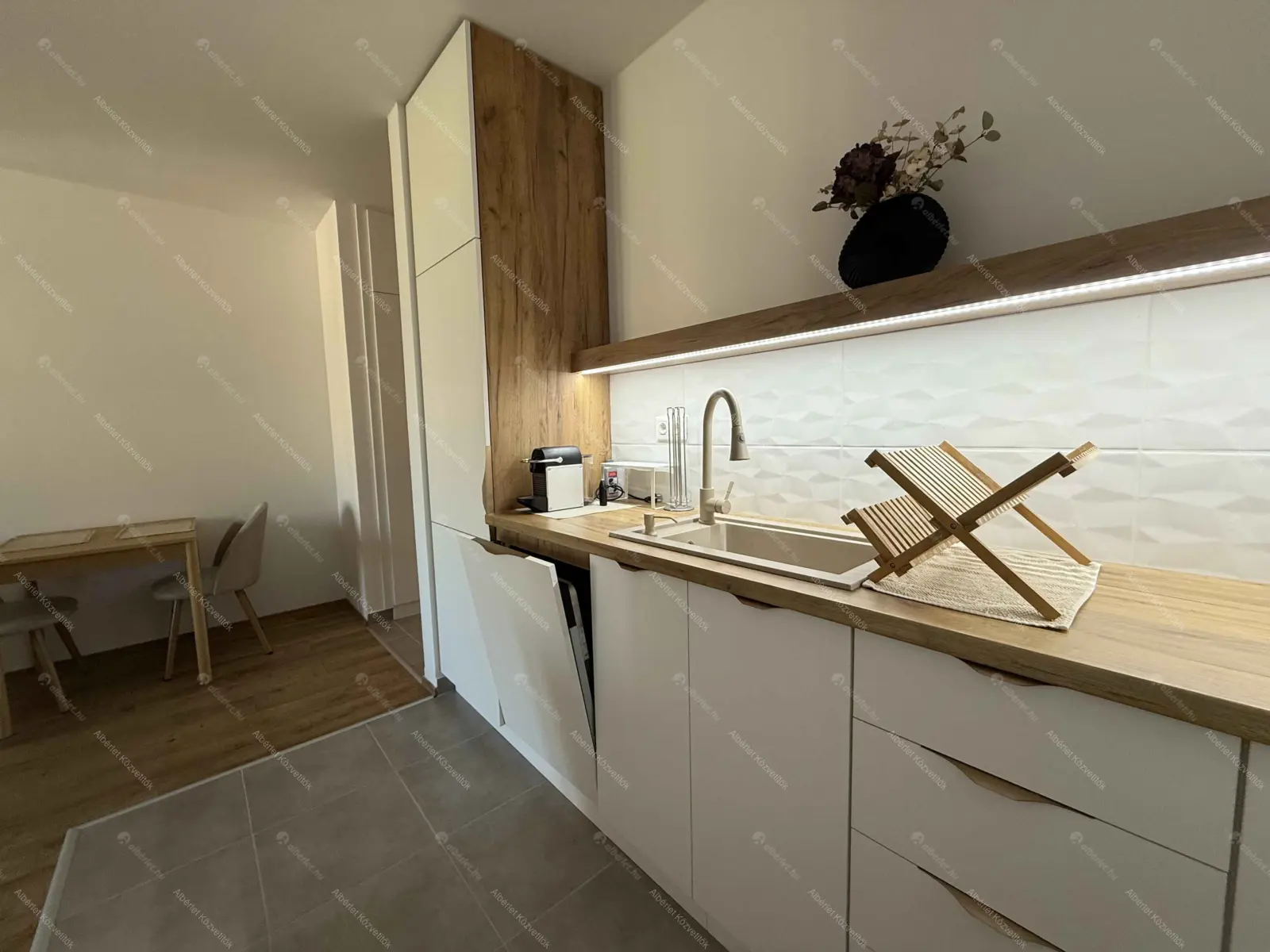 Kiadó albérlet 270000 Ft/hó áron: Budapest, IX. kerület  Vágóhíd utca. Mérete: 40 nm, 1 szobás | Alberlet.hu - 6662722