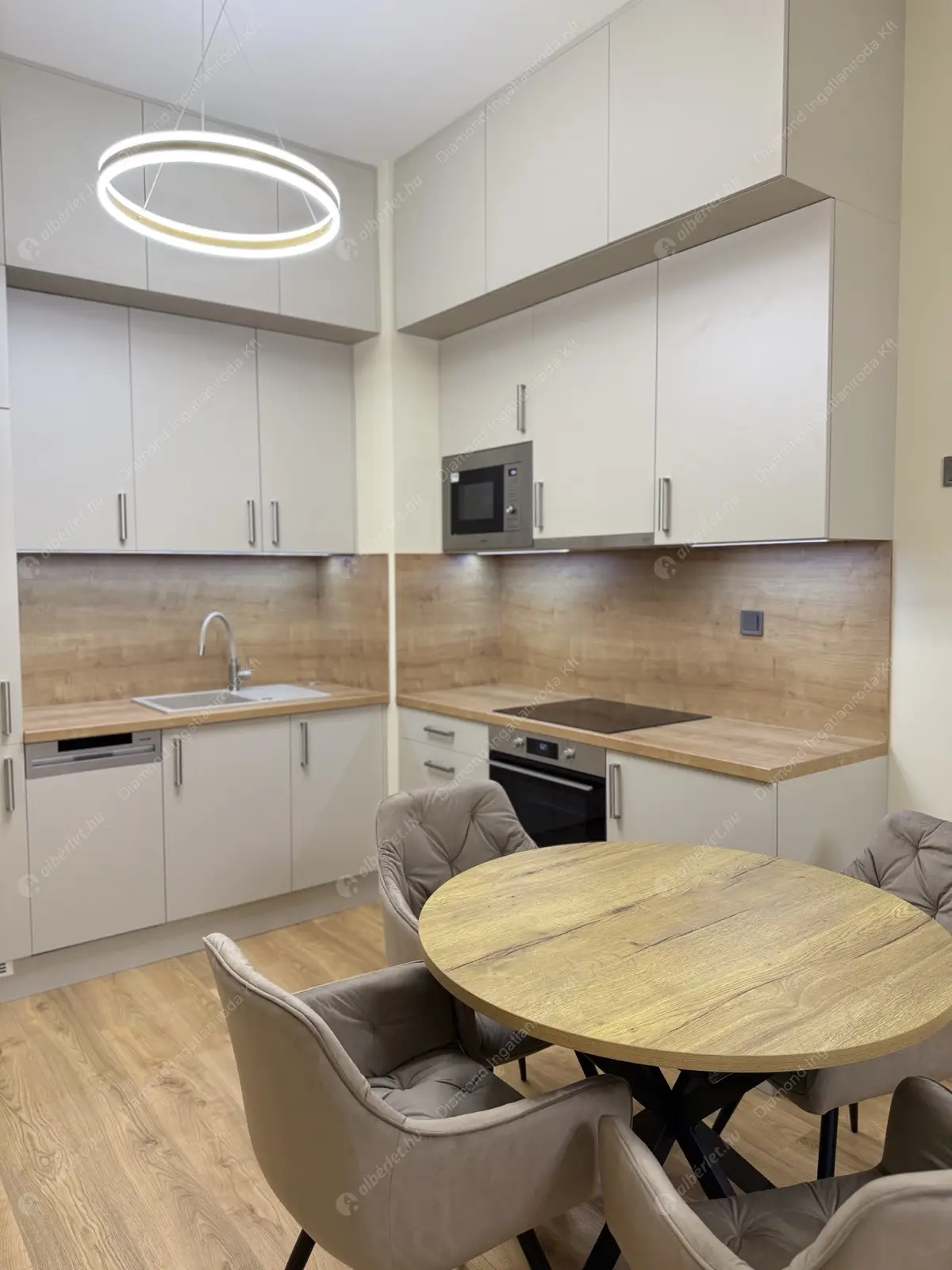 Kiadó albérlet 350000 Ft/hó áron: Budapest, IX. kerület  Vágóhíd utca. Mérete: 50 nm, 2 szobás | Alberlet.hu - 6611889