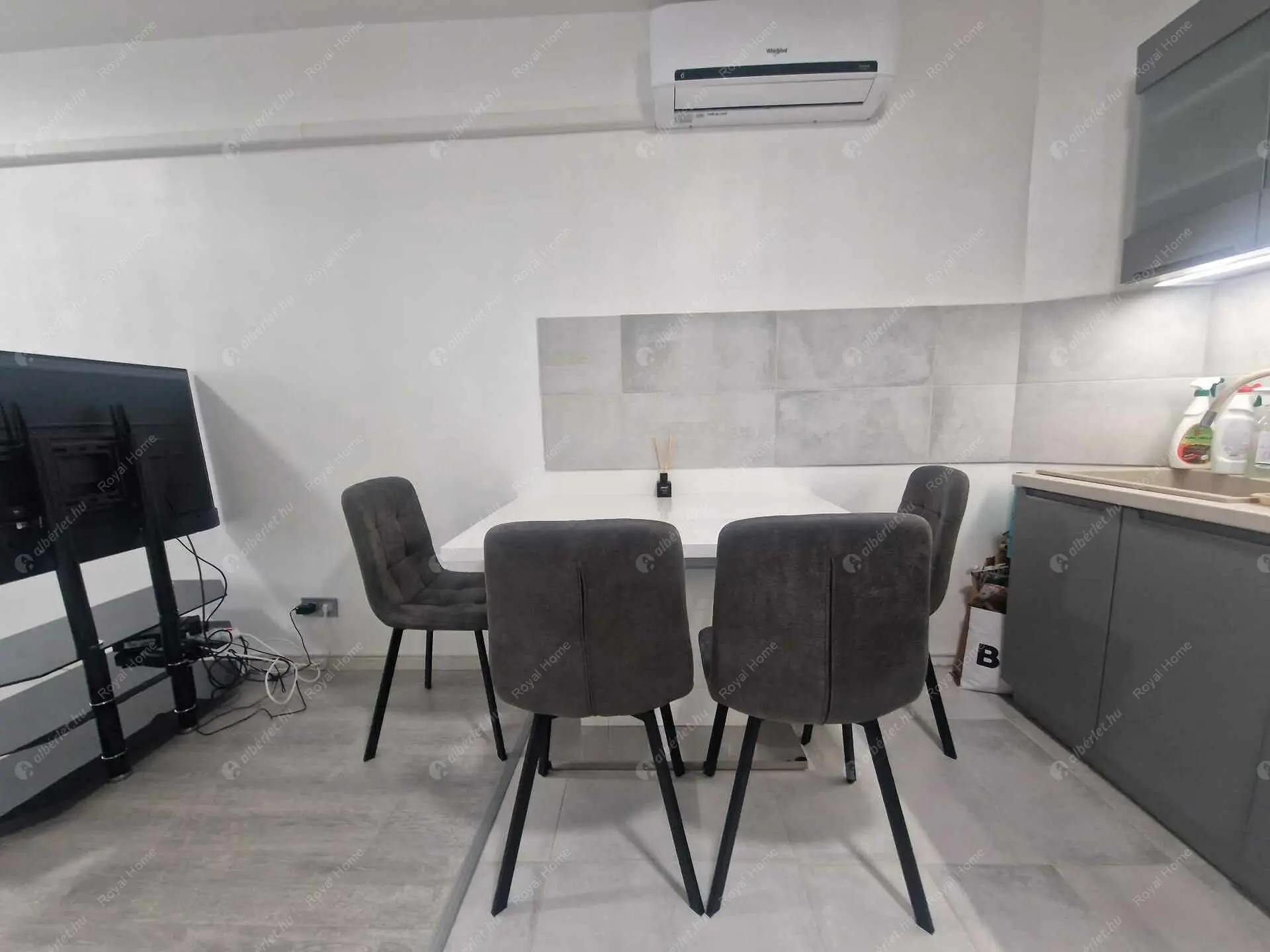 Kiadó albérlet 350000 Ft/hó áron: Budapest, IX. kerület  Vágóhíd utca. Mérete: 56 nm, 3 szobás | Alberlet.hu - 6158852