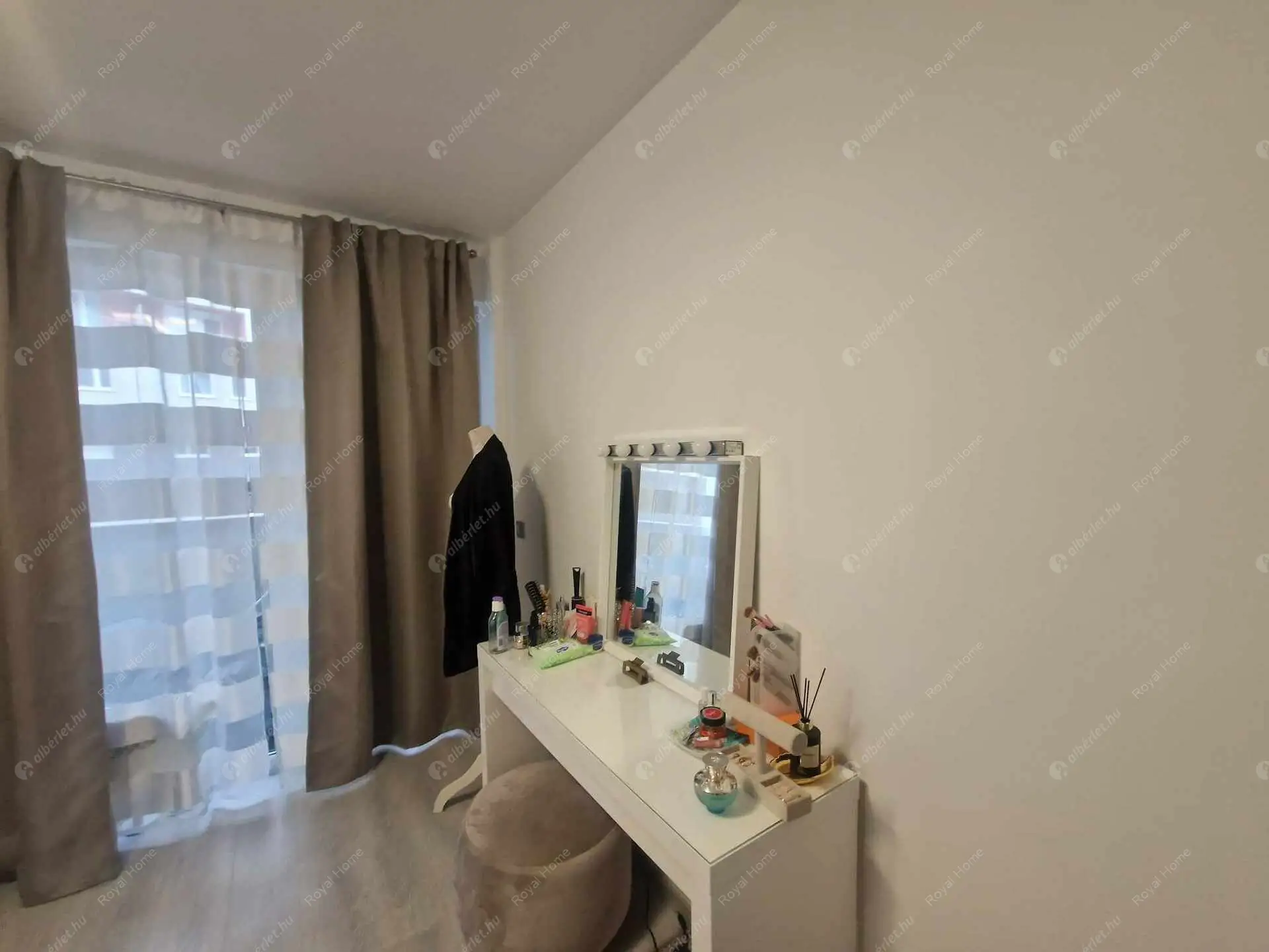 Kiadó albérlet 350000 Ft/hó áron: Budapest, IX. kerület  Vágóhíd utca. Mérete: 56 nm, 3 szobás | Alberlet.hu - 6158865