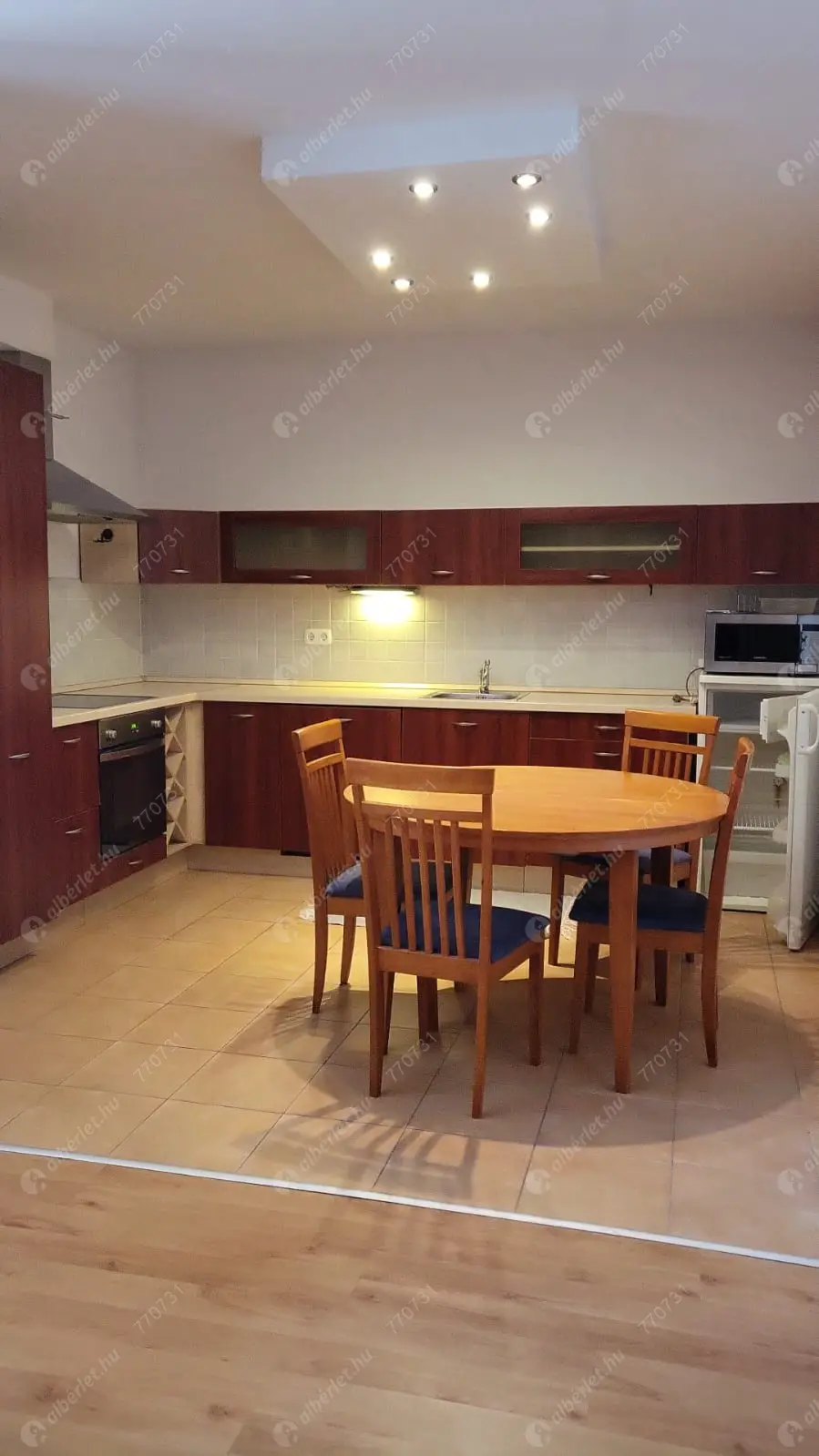 Kiadó albérlet 320000 Ft/hó áron: Budapest, IX. kerület  Vaskapu utca. Mérete: 55 nm, 2 szobás | Alberlet.hu - 6577414