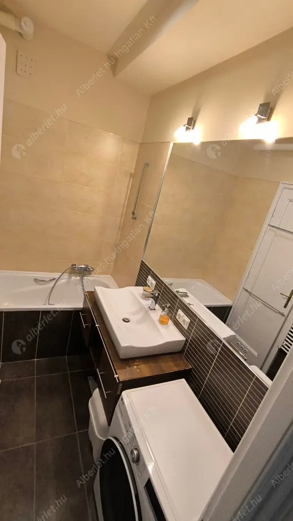 Kiadó albérlet 320000 Ft/hó áron: Budapest, IX. kerület  Vaskapu utca. Mérete: 80 nm, 3 szobás | Alberlet.hu - 6631567
