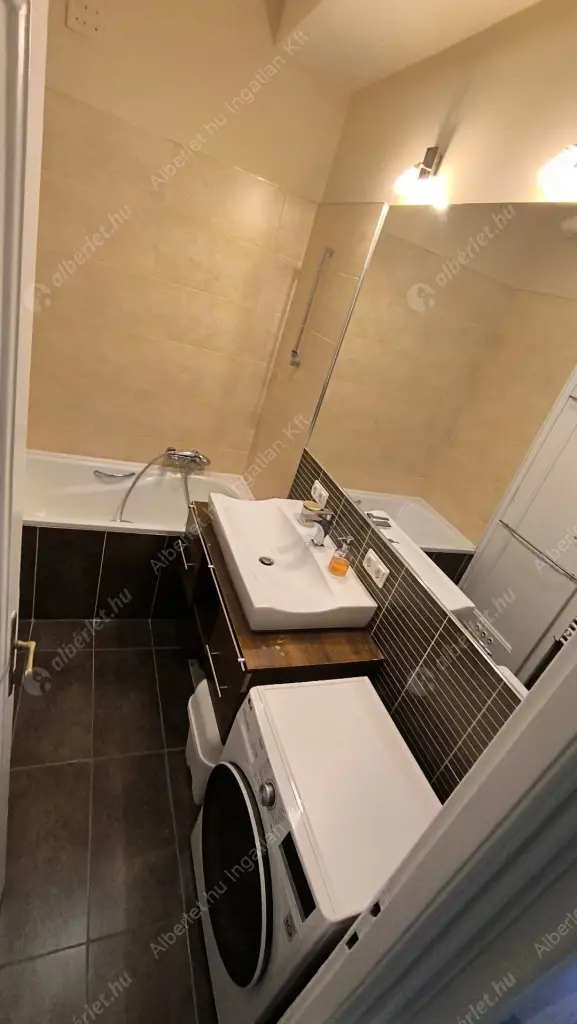 Kiadó albérlet 320000 Ft/hó áron: Budapest, IX. kerület  Vaskapu utca. Mérete: 80 nm, 3 szobás | Alberlet.hu - 6631568