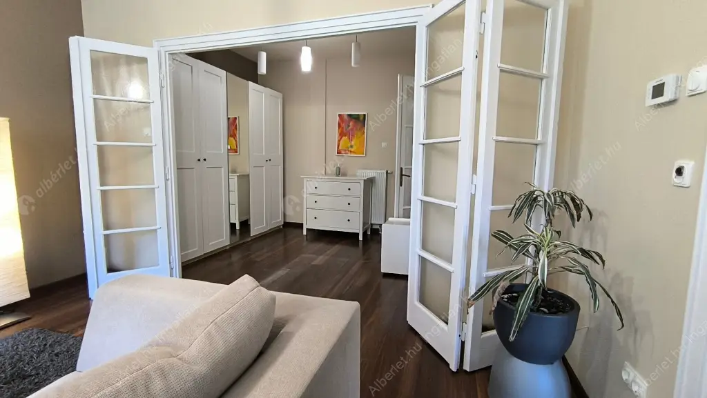 Kiadó albérlet 320000 Ft/hó áron: Budapest, IX. kerület  Vaskapu utca. Mérete: 80 nm, 3 szobás | Alberlet.hu - 6631569