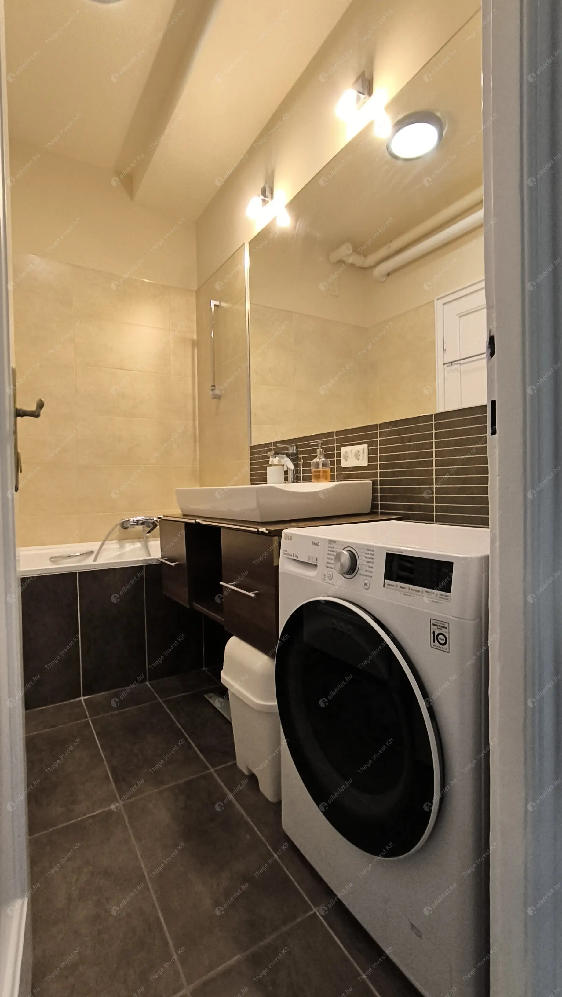 Kiadó albérlet 320000 Ft/hó áron: Budapest, IX. kerület  Vaskapu utca. Mérete: 80 nm, 3 szobás | Alberlet.hu - 6628693