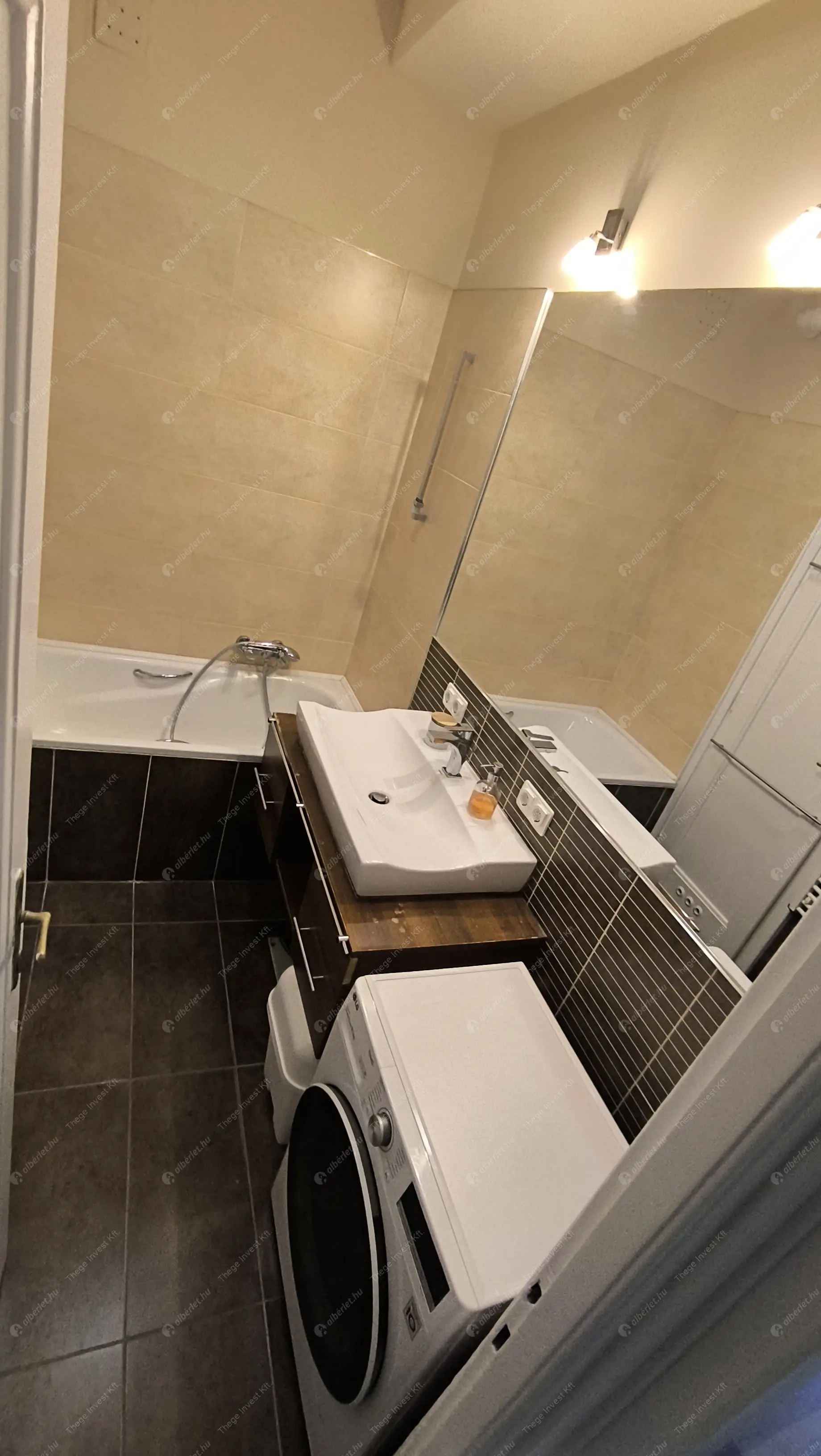 Kiadó albérlet 320000 Ft/hó áron: Budapest, IX. kerület  Vaskapu utca. Mérete: 80 nm, 3 szobás | Alberlet.hu - 6628694