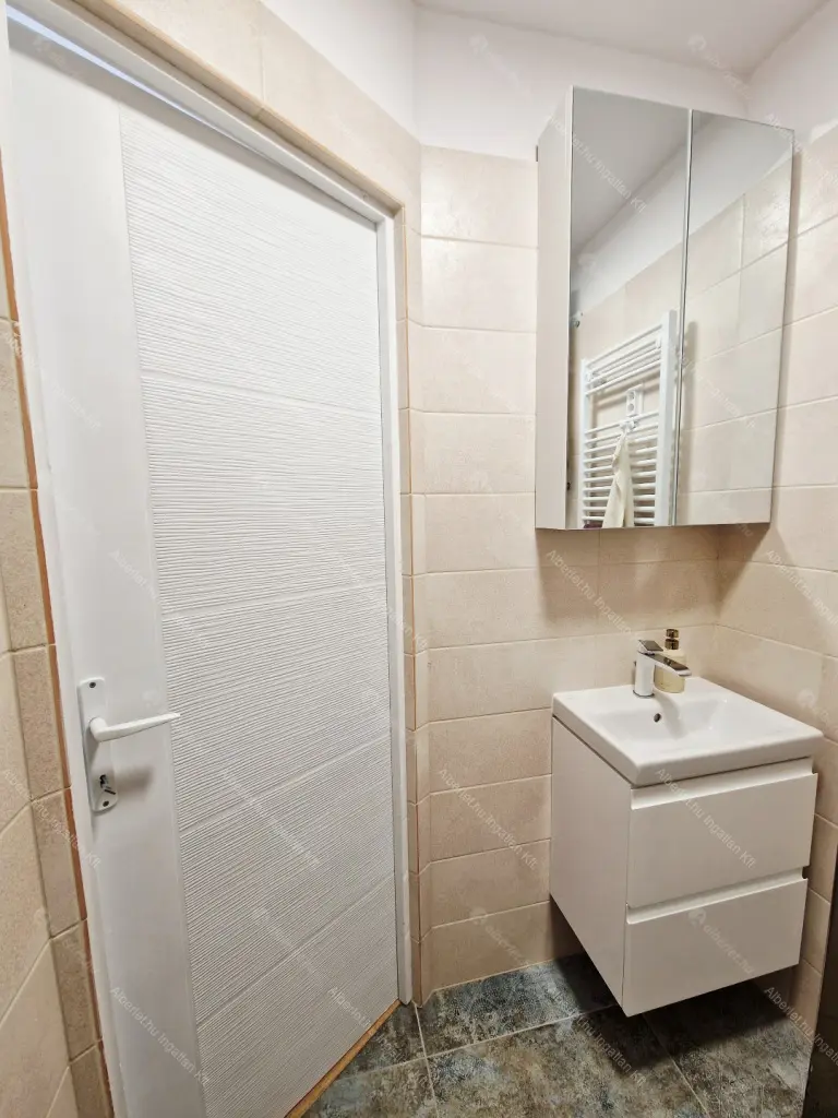 Kiadó albérlet 190000 Ft/hó áron: Budapest, IX. kerület  Víztorony köz. Mérete: 27 nm, 1 szobás | Alberlet.hu - 6679751