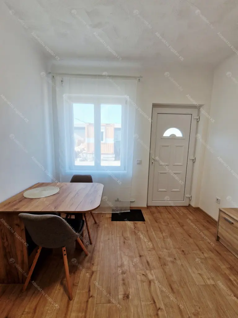 Kiadó albérlet 190000 Ft/hó áron: Budapest, IX. kerület  Víztorony köz. Mérete: 27 nm, 1 szobás | Alberlet.hu - 6679753