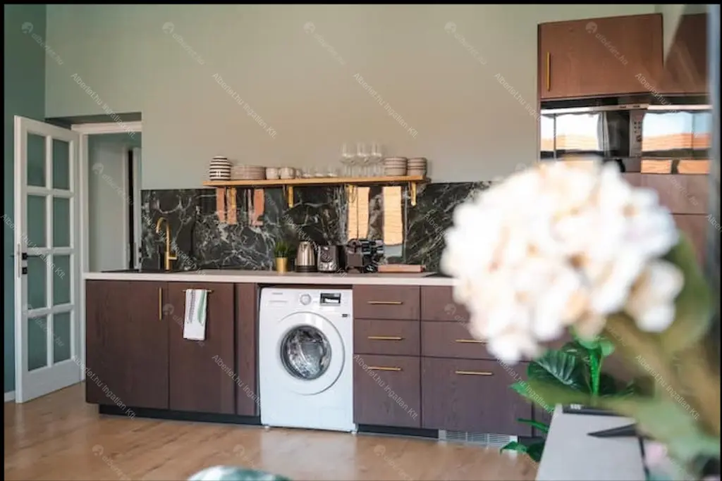 Kiadó albérlet 499000 Ft/hó áron: Budapest, V. kerület  Akadémia utca. Mérete: 50 nm, 1 szobás | Alberlet.hu - 6690878