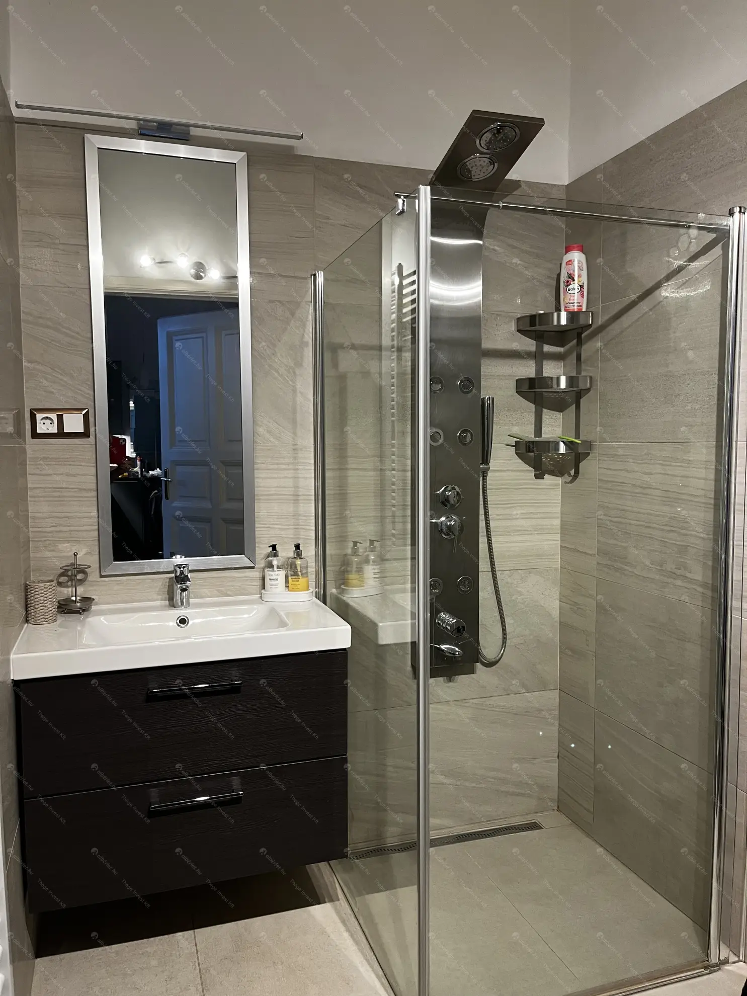 Kiadó albérlet 449000 Ft/hó áron: Budapest, V. kerület  Alkotmány utca. Mérete: 75 nm, 3 szobás | Alberlet.hu - 6563112