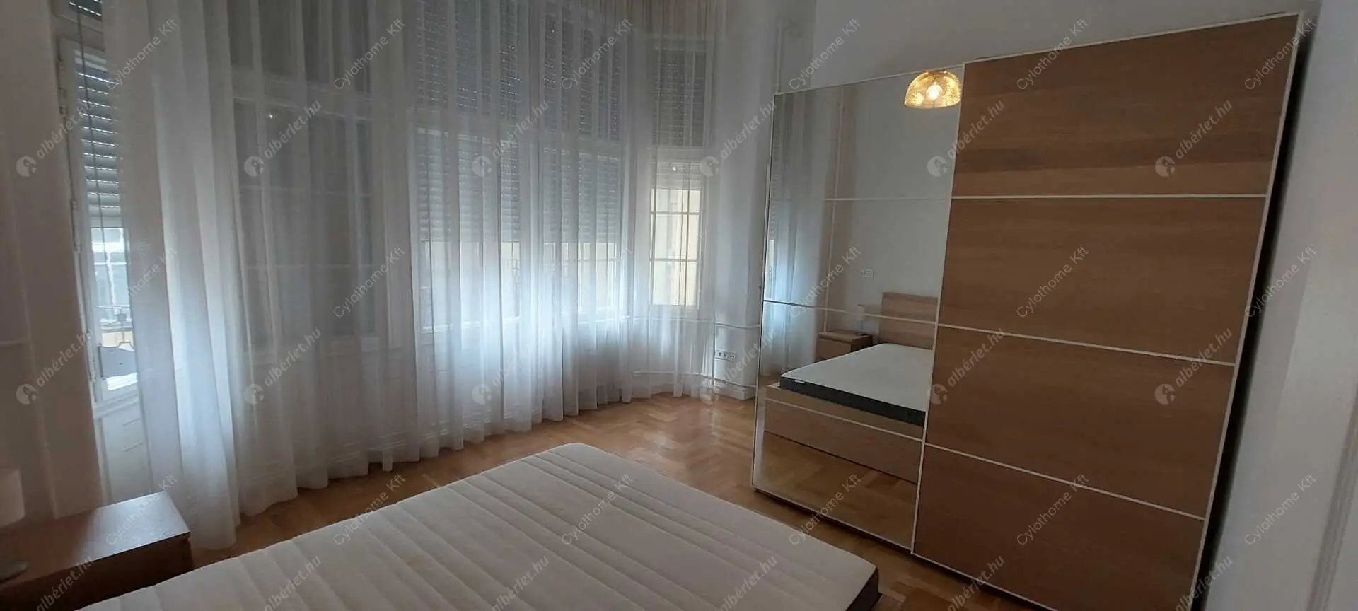 Kiadó albérlet 462000 Ft/hó áron: Budapest, V. kerület  Alkotmány utca. Mérete: 78 nm, 2 szobás | Alberlet.hu - 6481672