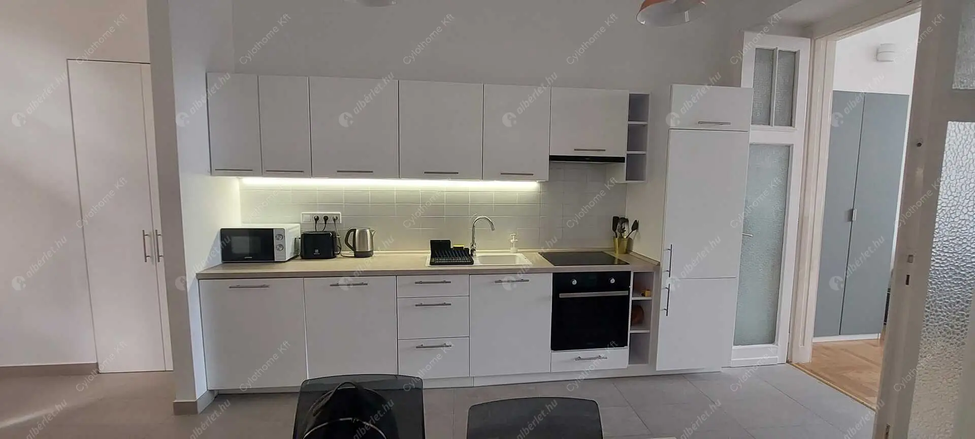 Kiadó albérlet 462000 Ft/hó áron: Budapest, V. kerület  Alkotmány utca. Mérete: 78 nm, 2 szobás | Alberlet.hu - 6481674